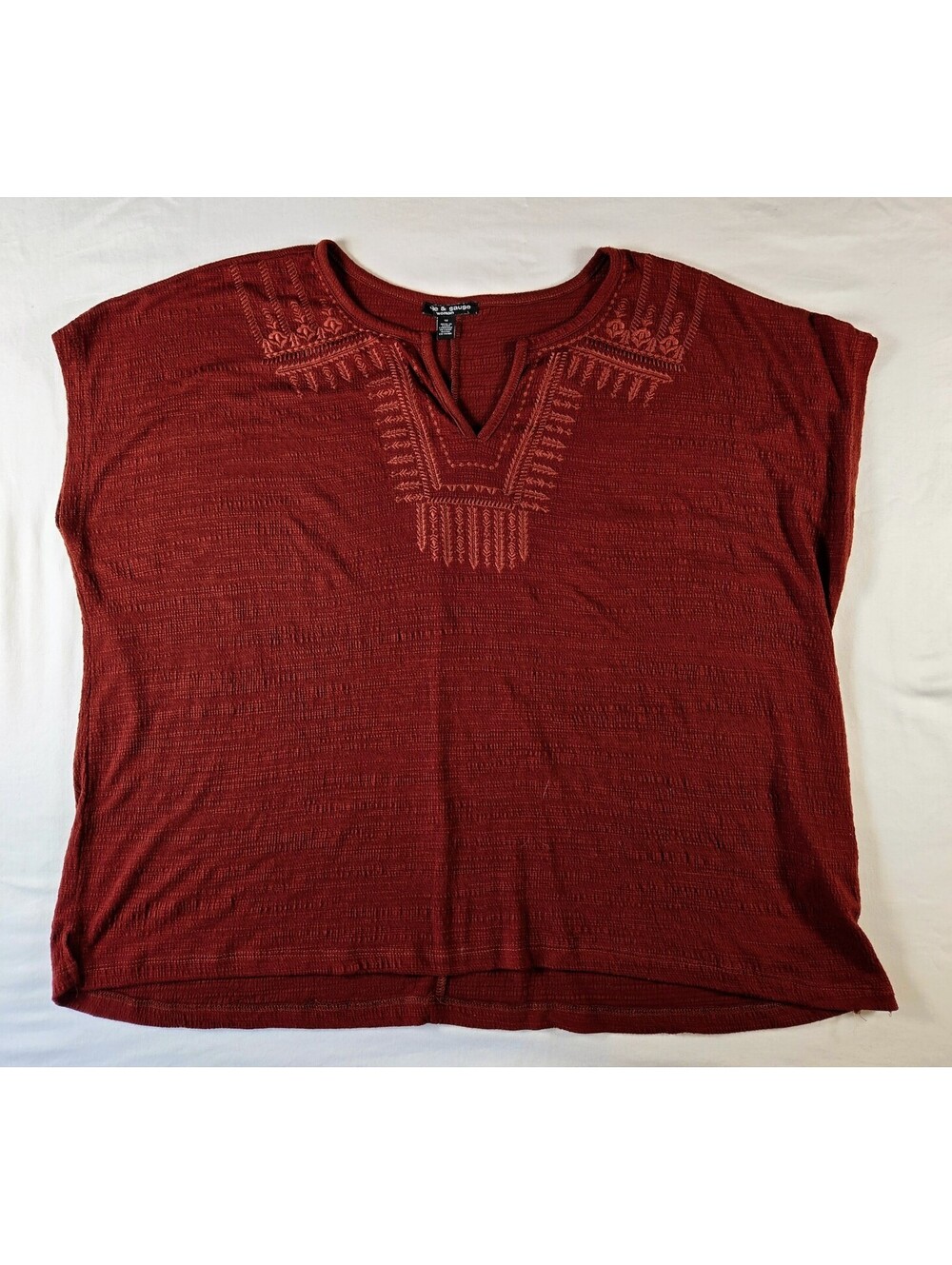 Cable & Gauge V-Neck Short Sleeve Soft Stretch Embroidered Tee Size 1X Rust